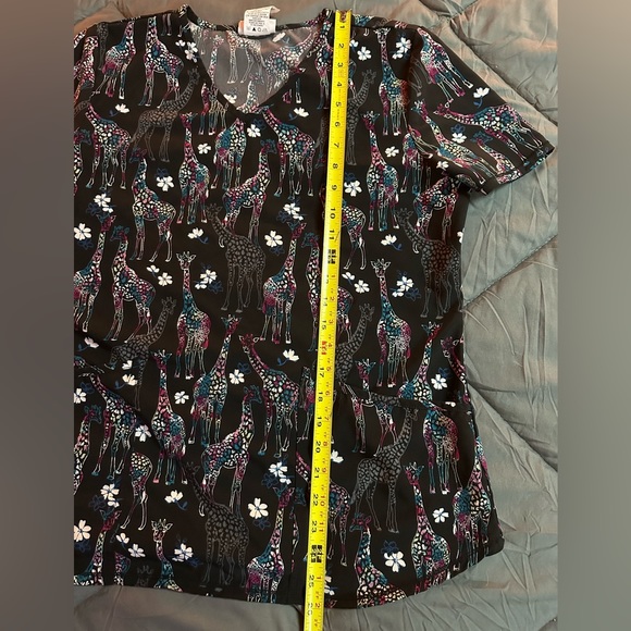 Bundle of Medium Scrub Star Scrub tops - Picture 4 of 11